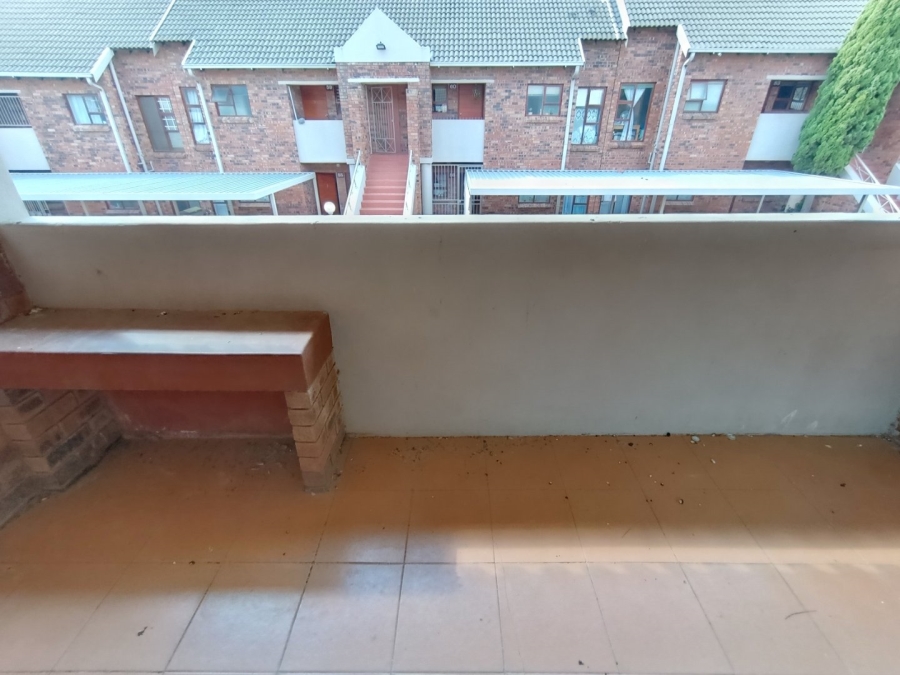 2 Bedroom Property for Sale in Langenhovenpark Free State